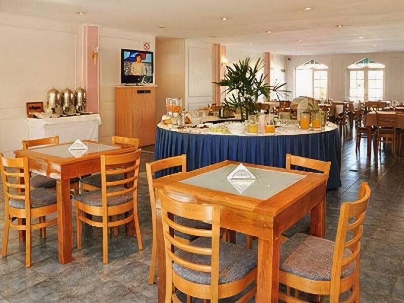 Julio Cesar Hotel Posadas Zewnętrze zdjęcie