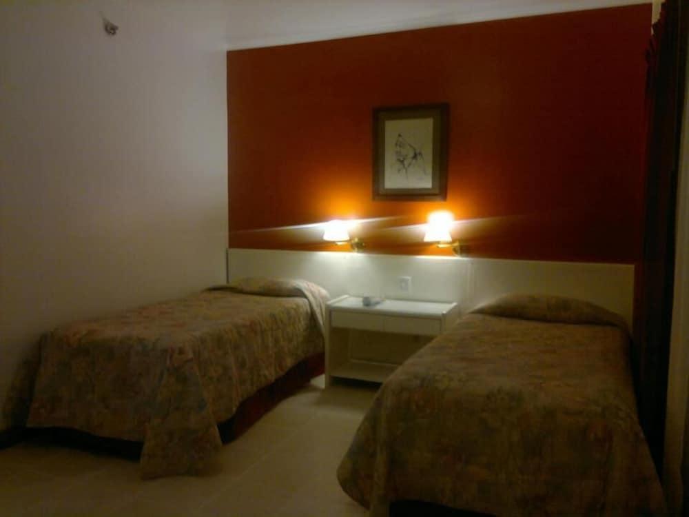 Julio Cesar Hotel Posadas Zewnętrze zdjęcie