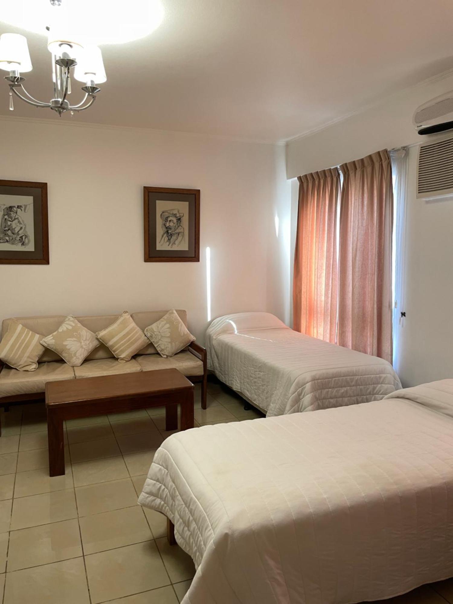 Julio Cesar Hotel Posadas Zewnętrze zdjęcie