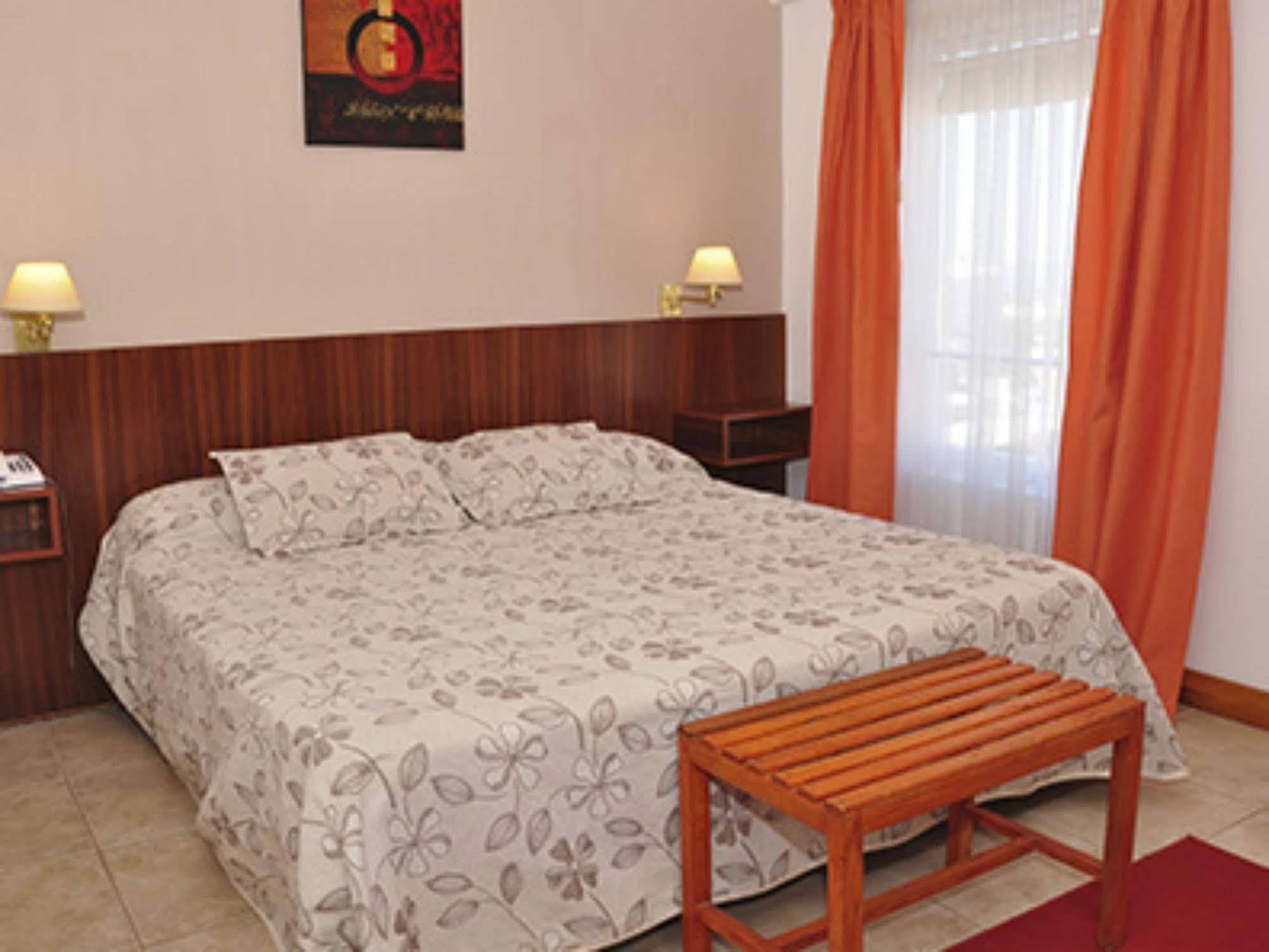 Julio Cesar Hotel Posadas Zewnętrze zdjęcie